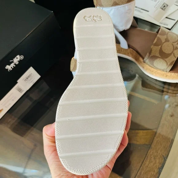 Coach Talulah Signature Khaki saddle Sandal 5.5 - Picture 7 of 9